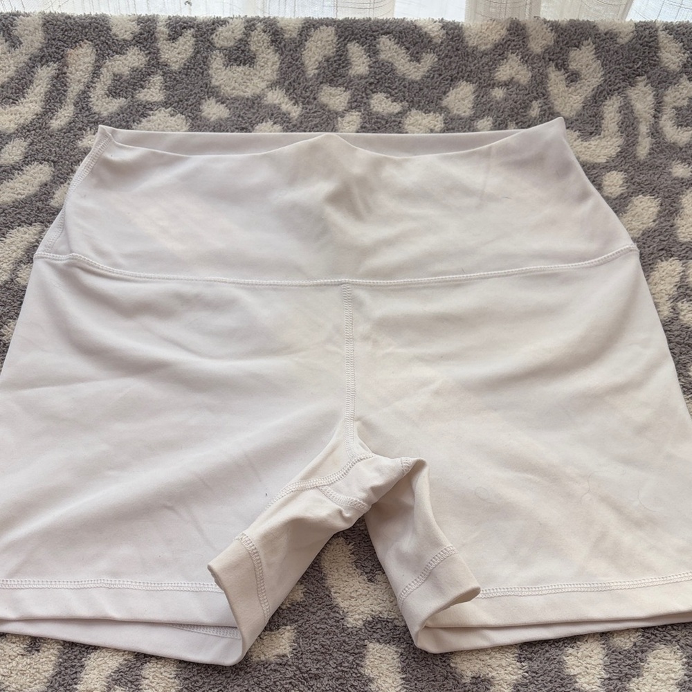 Women's Cream Shorts sz XL